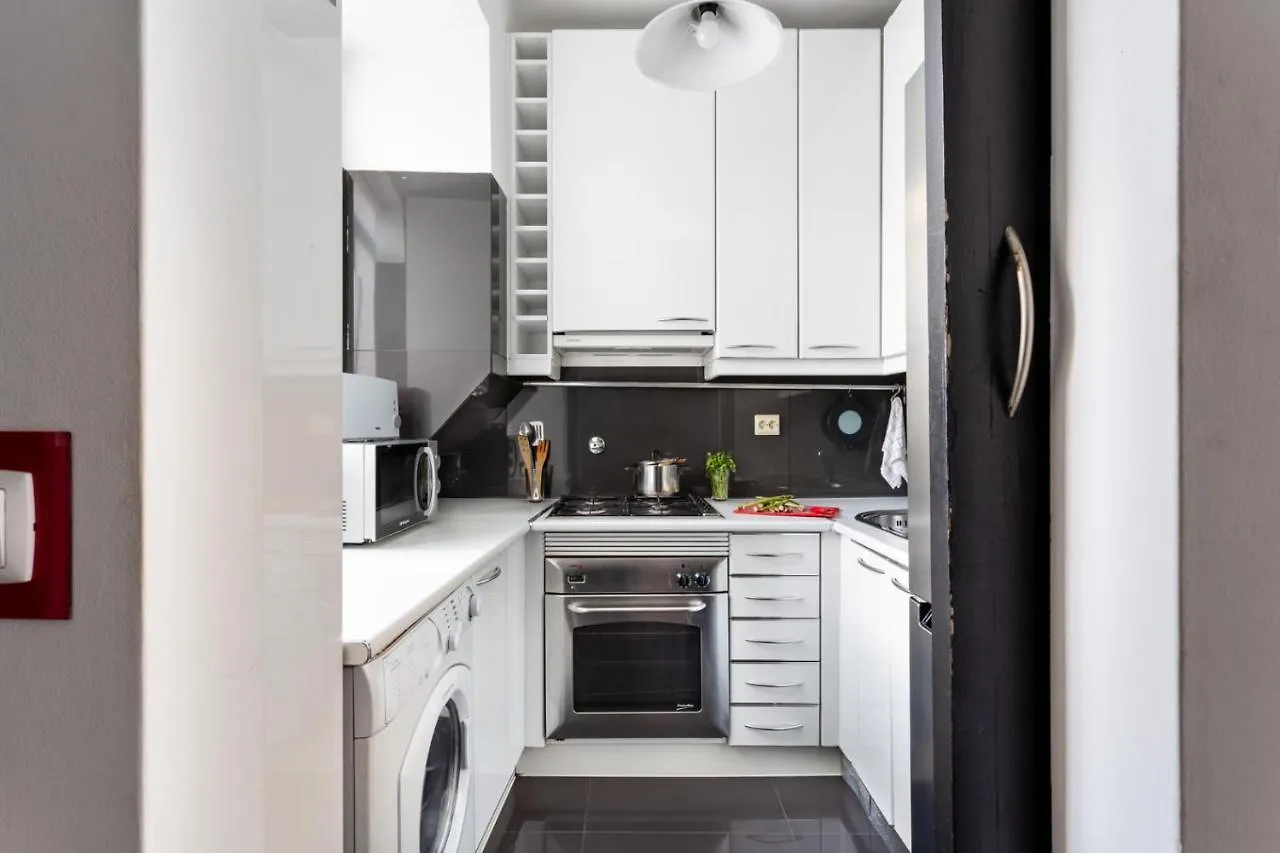 Апартаменты Joivy Bold And Colourful 1-Bed Flat At The Heart Of Chiado, Nearby Carmo Convent Лиссабон 0*,