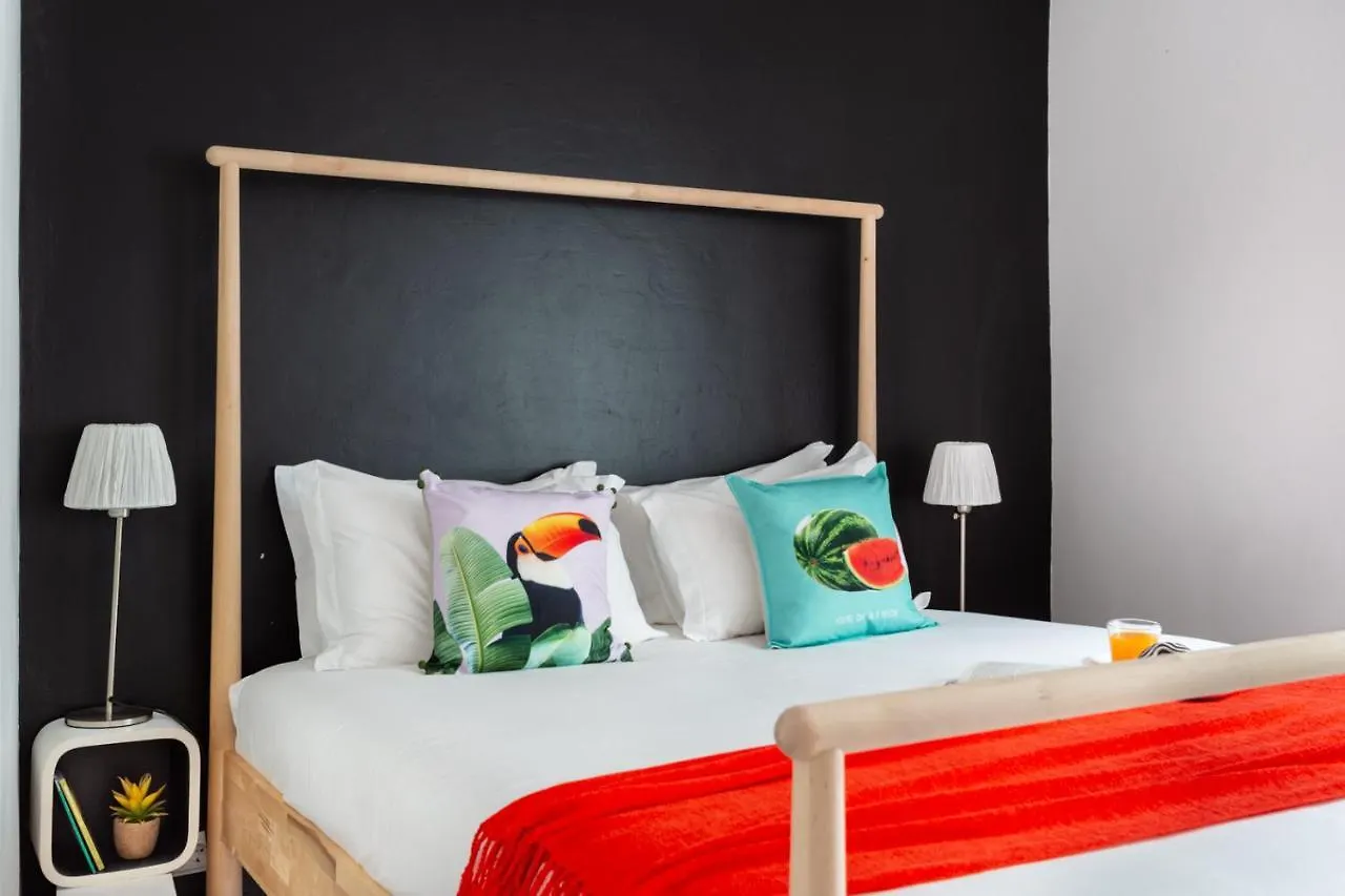 Joivy Bold And Colourful 1-Bed Flat At The Heart Of Chiado, Nearby Carmo Convent Διαμέρισμα Lisboa 0*,