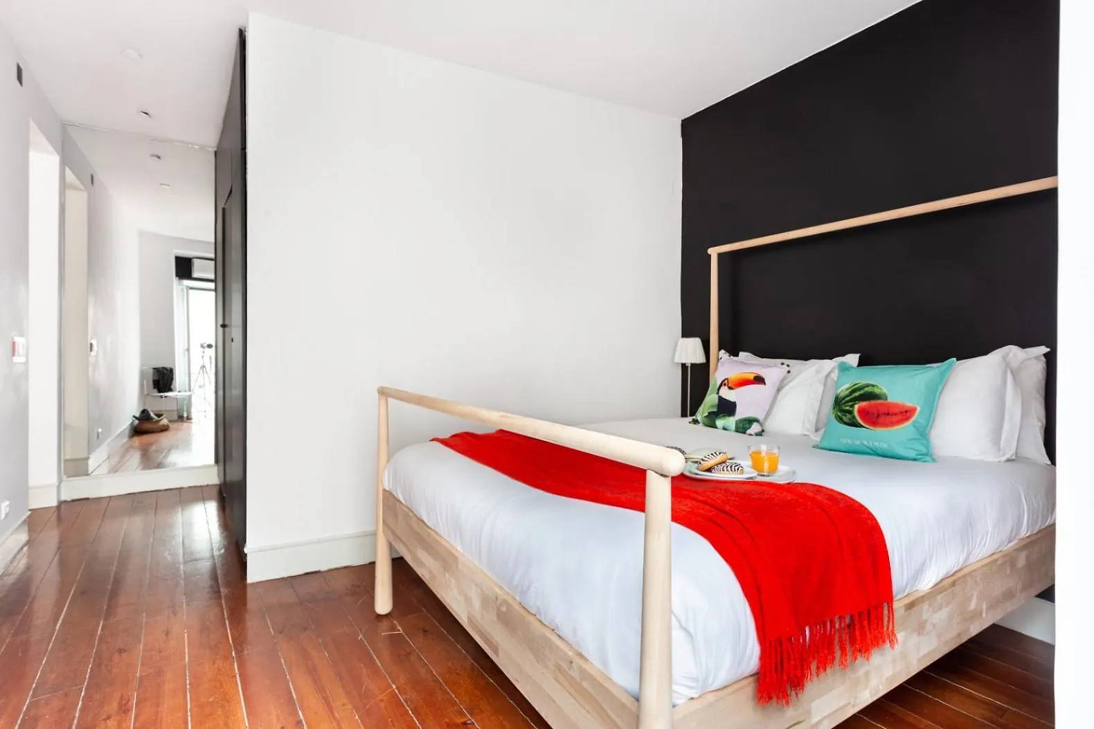 Joivy Bold And Colourful 1-Bed Flat At The Heart Of Chiado, Nearby Carmo Convent Διαμέρισμα Lisboa