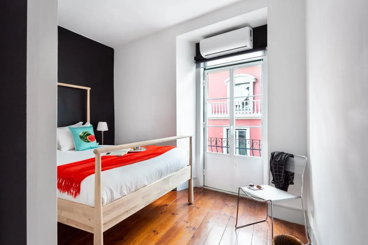 Joivy Bold And Colourful 1-Bed Flat At The Heart Of Chiado, Nearby Carmo Convent Διαμέρισμα Lisboa