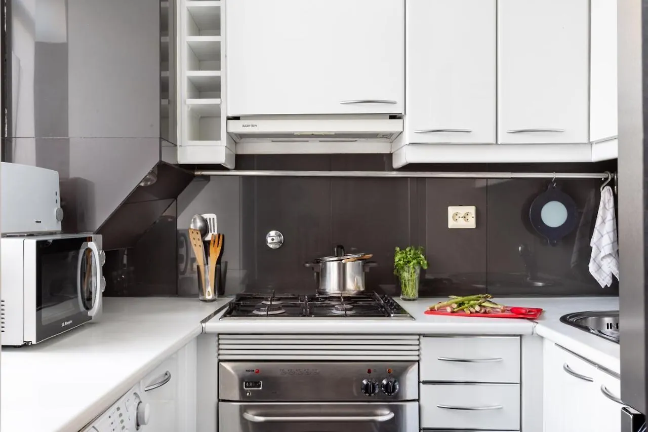 Joivy Bold And Colourful 1-Bed Flat At The Heart Of Chiado, Nearby Carmo Convent Διαμέρισμα Lisboa Πορτογαλία
