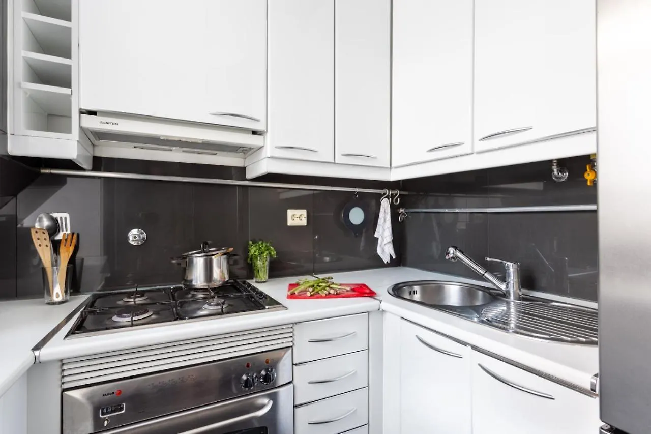 Joivy Bold And Colourful 1-Bed Flat At The Heart Of Chiado, Nearby Carmo Convent Διαμέρισμα Lisboa