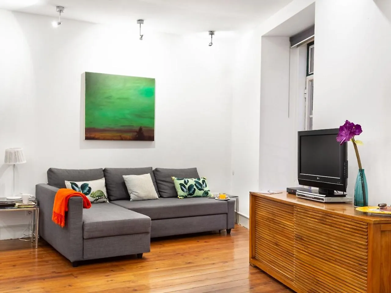Joivy Bold And Colourful 1-Bed Flat At The Heart Of Chiado, Nearby Carmo Convent Διαμέρισμα Lisboa Πορτογαλία