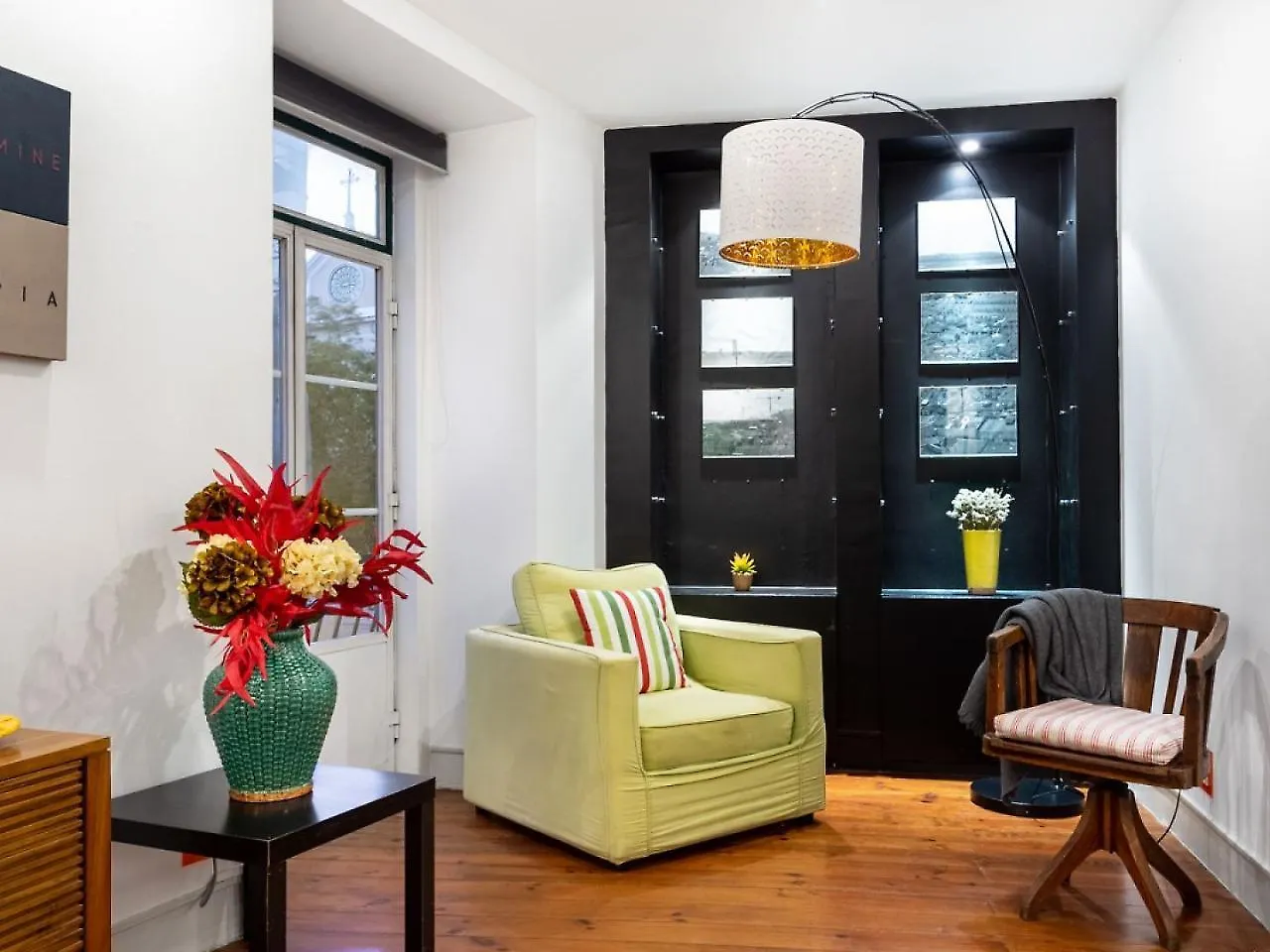 Joivy Bold And Colourful 1-Bed Flat At The Heart Of Chiado, Nearby Carmo Convent Διαμέρισμα Lisboa