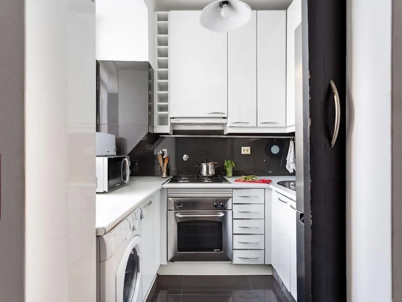 Joivy Bold And Colourful 1-Bed Flat At The Heart Of Chiado, Nearby Carmo Convent Διαμέρισμα Lisboa 0*,